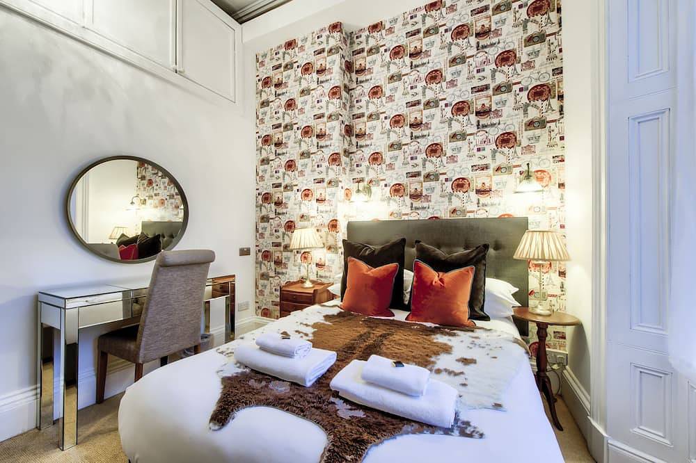 Boho West End Townhouse 6 Bed 6 Bath Sleeps 10 in Glasgow, Greater Glasgow and Clyde Valley