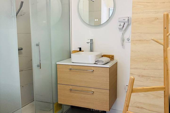 Ganze Wohnung, Gemütliches, ruhiges T2 + Balkon, Parkplatz, Netflix in Villeurbanne, Lyon und Umgebung