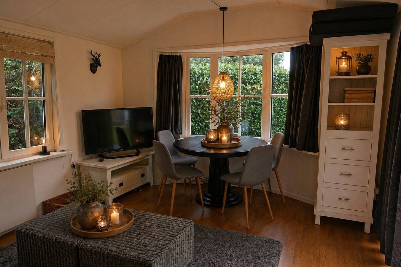 Sfeervol chalet voor 4 personen met ruime tuin en overdekte veranda in Rheezerveen in Hardenberg, Regio Zwolle