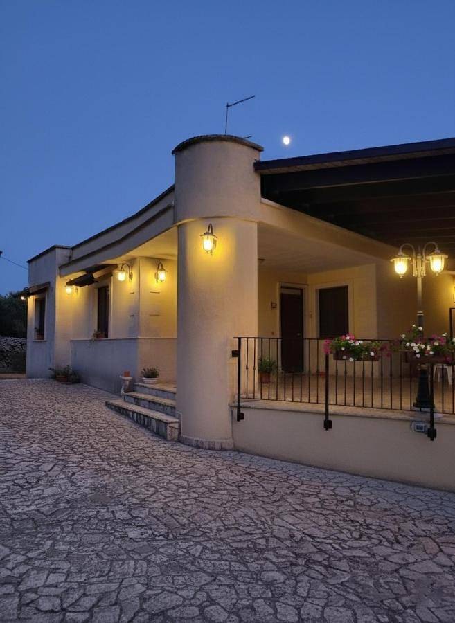 Villa per 4 persone, con panorama e giardino, con animali domestici in Putignano