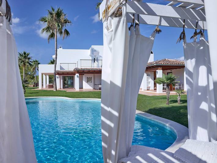 Casa de vacaciones para 10 personas, con Balcón y Jacuzzi además de Jardín y Sauna en Sant Antoni de Portmany