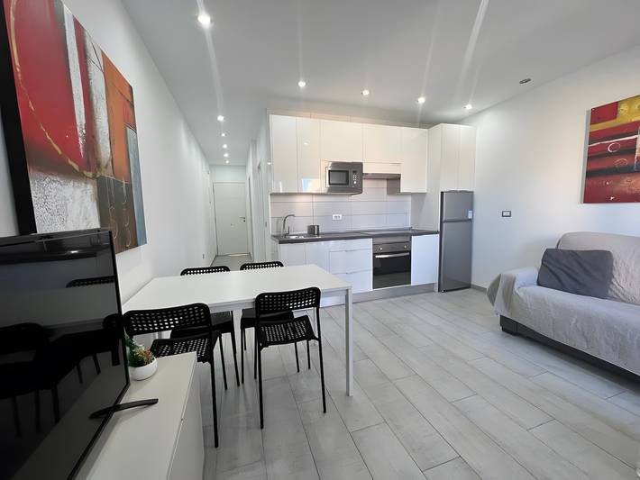 Entire apartment, Vacation Apartment 'Precioso Mareverde' with Shared Pool, Wi-Fi and Air Conditioning in Playa de Fañabé, Adeje