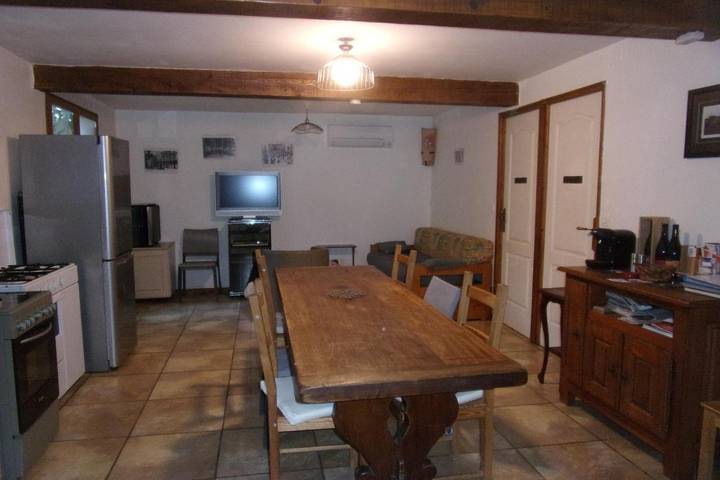Location de vacances pour 8 personnes, avec jardin et vue, animaux acceptés à Maury - 4