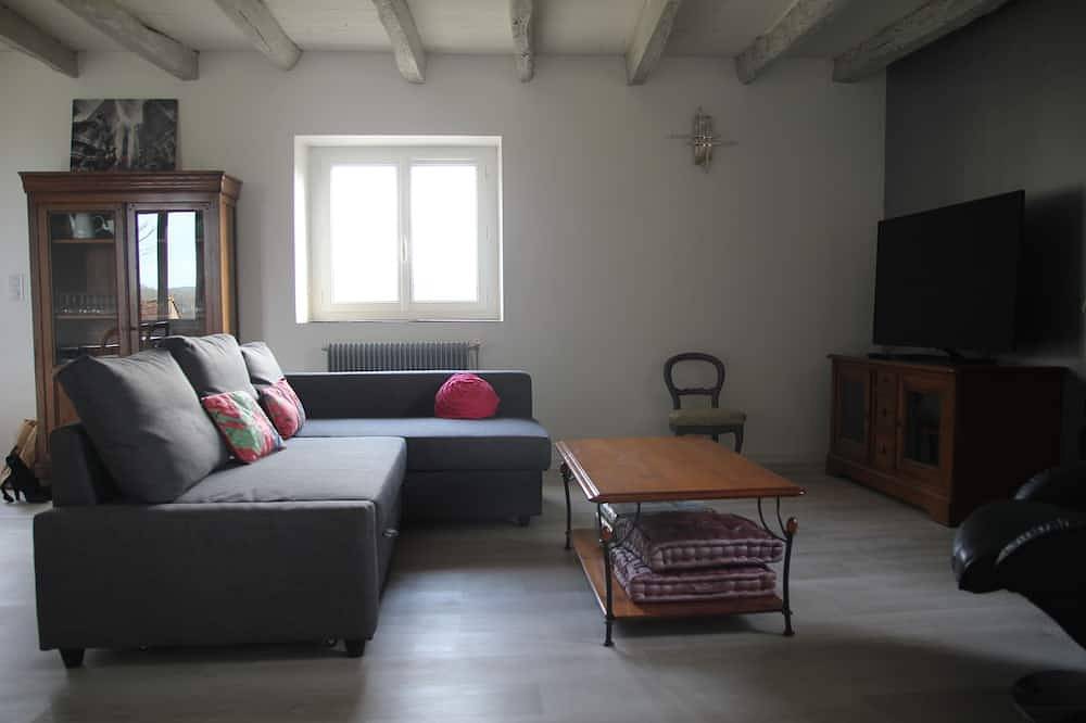Belle maison en pierres avec ses grands espaces et vos vacances de rêve à Beynac in Beynac-et-Cazenac, Périgord Noir