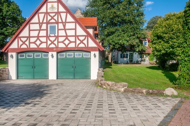 Holiday Home 'Liebevoll restauriertes Bauernhaus' with Private Terrace, Garden and Wi-Fi in Heilsbronn in Heilsbronn, Romantische Straße