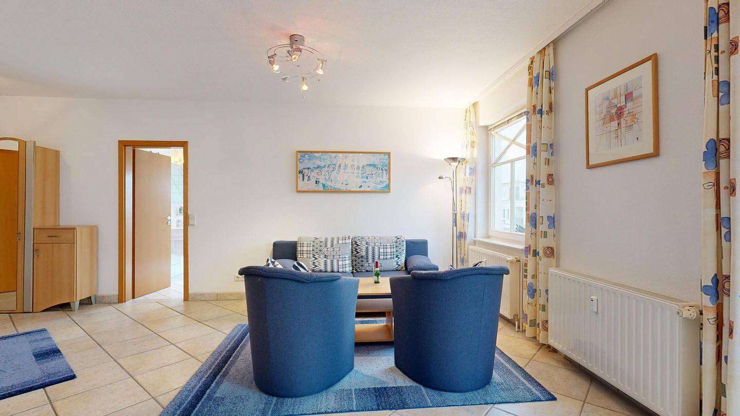 Ganze Wohnung, Strandnahe Ferienwohnung mit Südbalkon und Sauna im Haus in Ostseebad Binz, Binz
