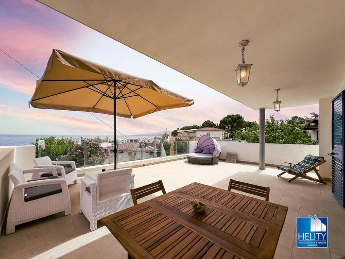 Casa vacanza per 5 persone, con giardino e panorama, con animali domestici a Montauro