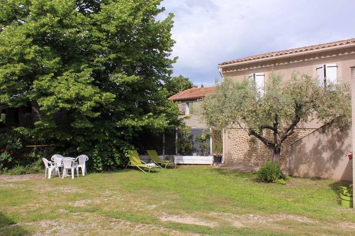 Gîte für 4 Personen, mit Garten und Terrasse sowie Ausblick in Valensole