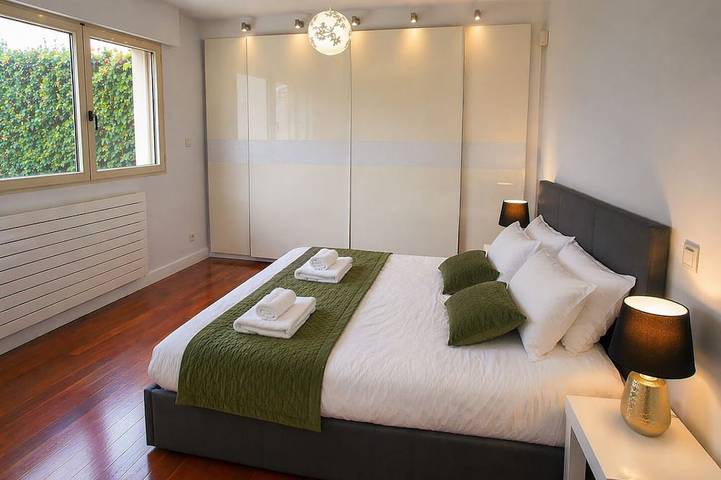Location de vacances pour 13 personnes, avec jacuzzi et jardin à Gagny - 4