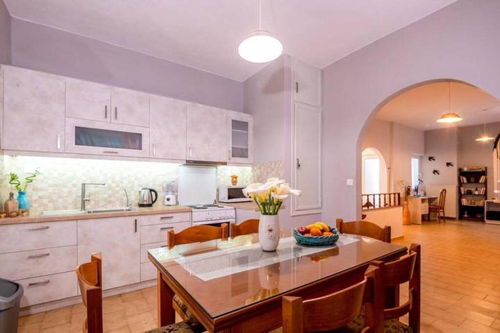Ferienhaus für 6 Personen, mit Balkon und Whirlpool sowie Terrasse und Pool