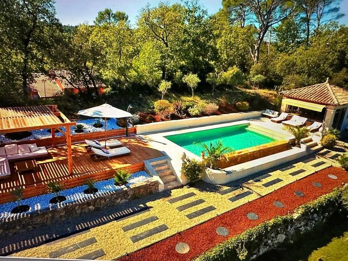 Location de vacances pour 8 personnes, avec jardin ainsi que vue et piscine, animaux acceptés à Le Val