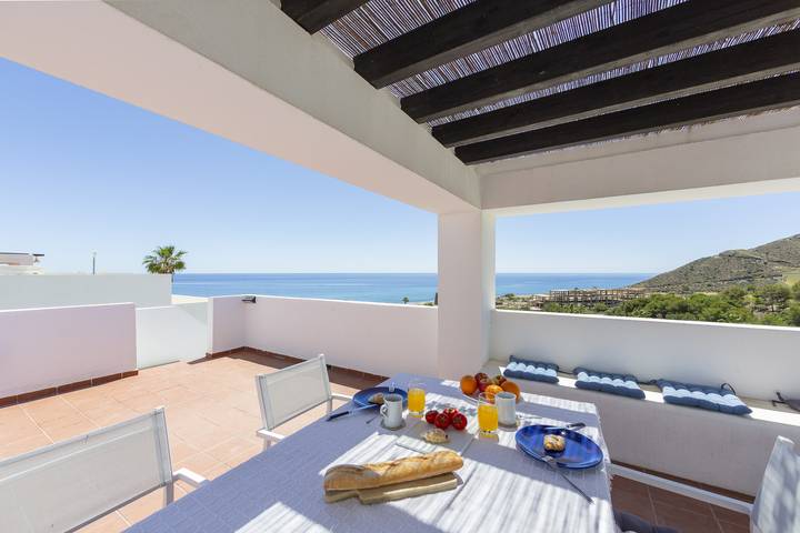 Gîte pour 5 personnes, avec vue sur l’océan et piscine ainsi que terrasse et jardin à Mojácar - 2