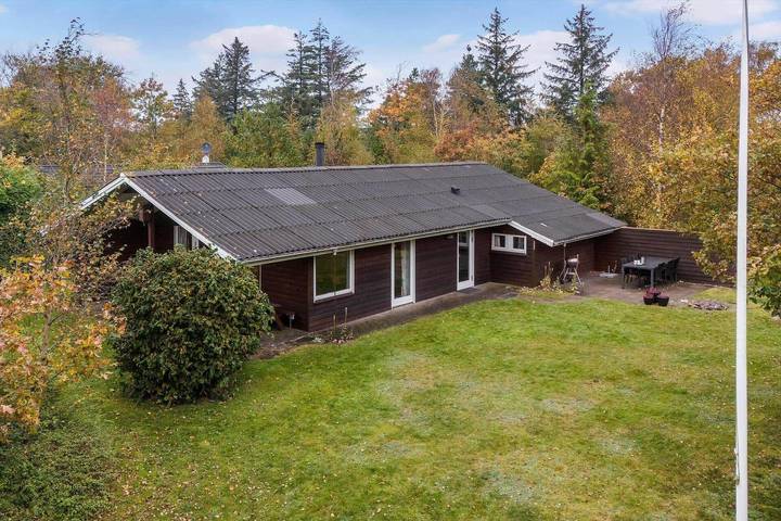 Ferienhaus für 6 Personen, mit Terrasse und Garten in Nørhede Vest