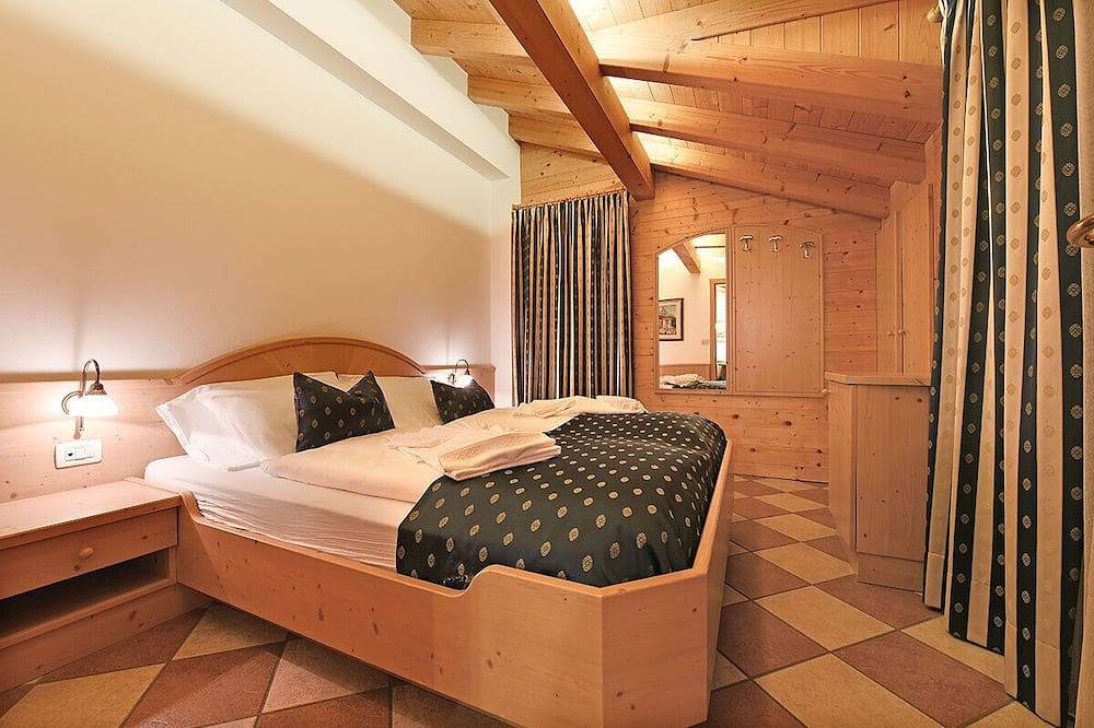 Ganze Wohnung, Top Located Alpin-Residence Amadeus*** Sunset view Suite 2 Pax in Seis am Schlern, Kastelruth