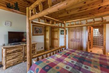 Log Cabin for 15 Guests in Norwood Hollow, Sugar Mountain, Picture 1