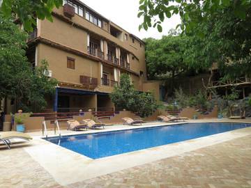 Chambre d’hôte pour 2 personnes, avec terrasse ainsi que piscine et jardin dans Imlil