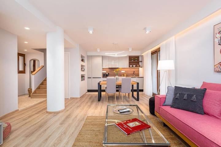 Gîte pour 2 personnes, avec Balcon et Terrasse ainsi que Jardin et Vue dans Liapádes