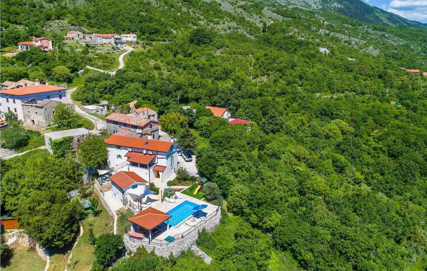Appartement avec vue sur la mer, piscine, parking et Wi-Fi près de Plomin in Zagorje, Côte Est de l'Istrie