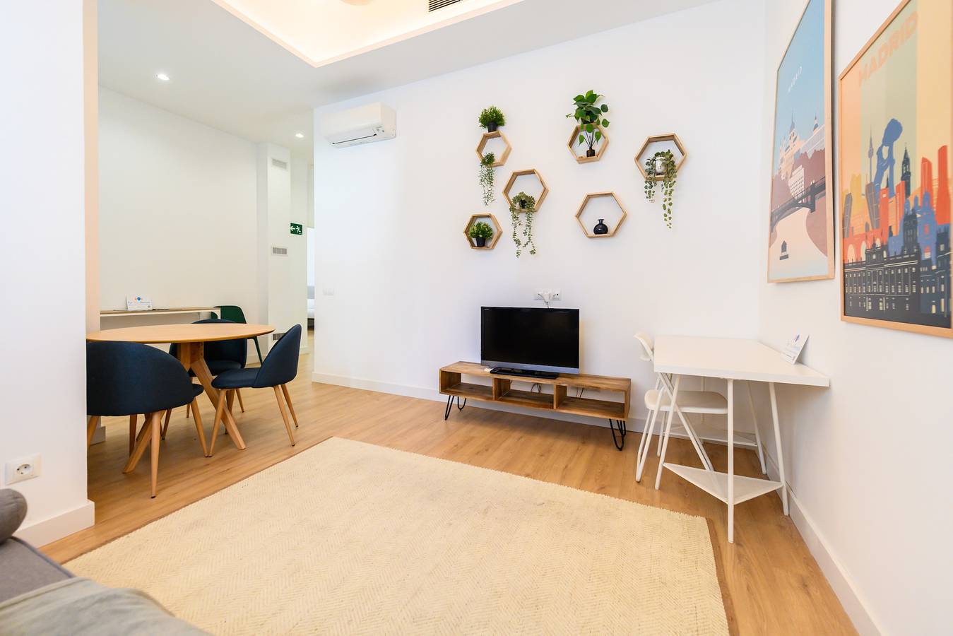 Apartamento entero, M Amplio y moderno piso de 4 dormitorios in Parque de las Avenidas, Madrid
