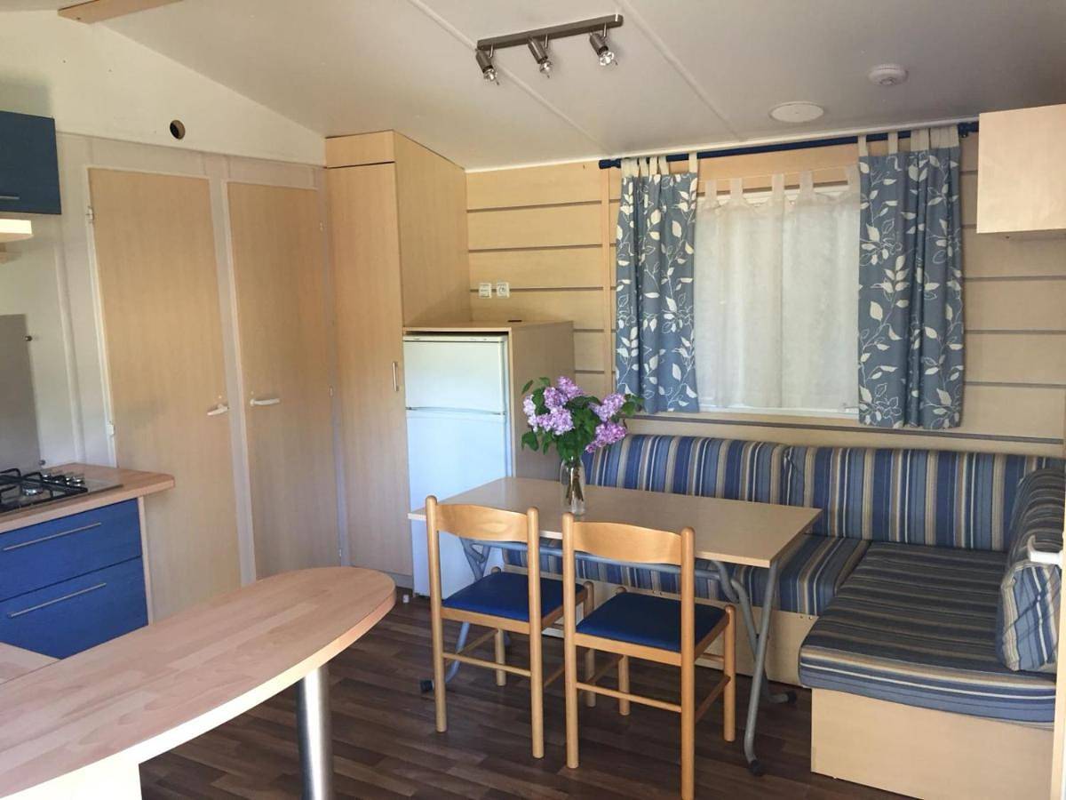 Mobilhome Ferme équestre La Mouillère in Chalabre, Région de Limoux