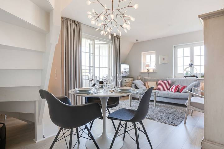 Ganze Wohnung, Zwischen Dorfteich & Dünen - Ein traumhaftes Landhaus im Friesenstil. in Wenningstedt, Sylt