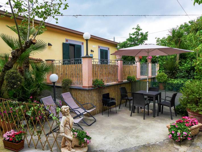 Location de vacances pour 2 personnes, avec jardin et terrasse, animaux acceptés à Massa Lubrense - 2