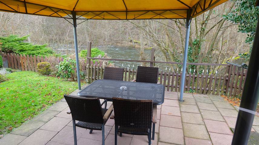 Wohnwagen für 4 Personen, mit Terrasse und Garten sowie Sauna in Nideggen - 2