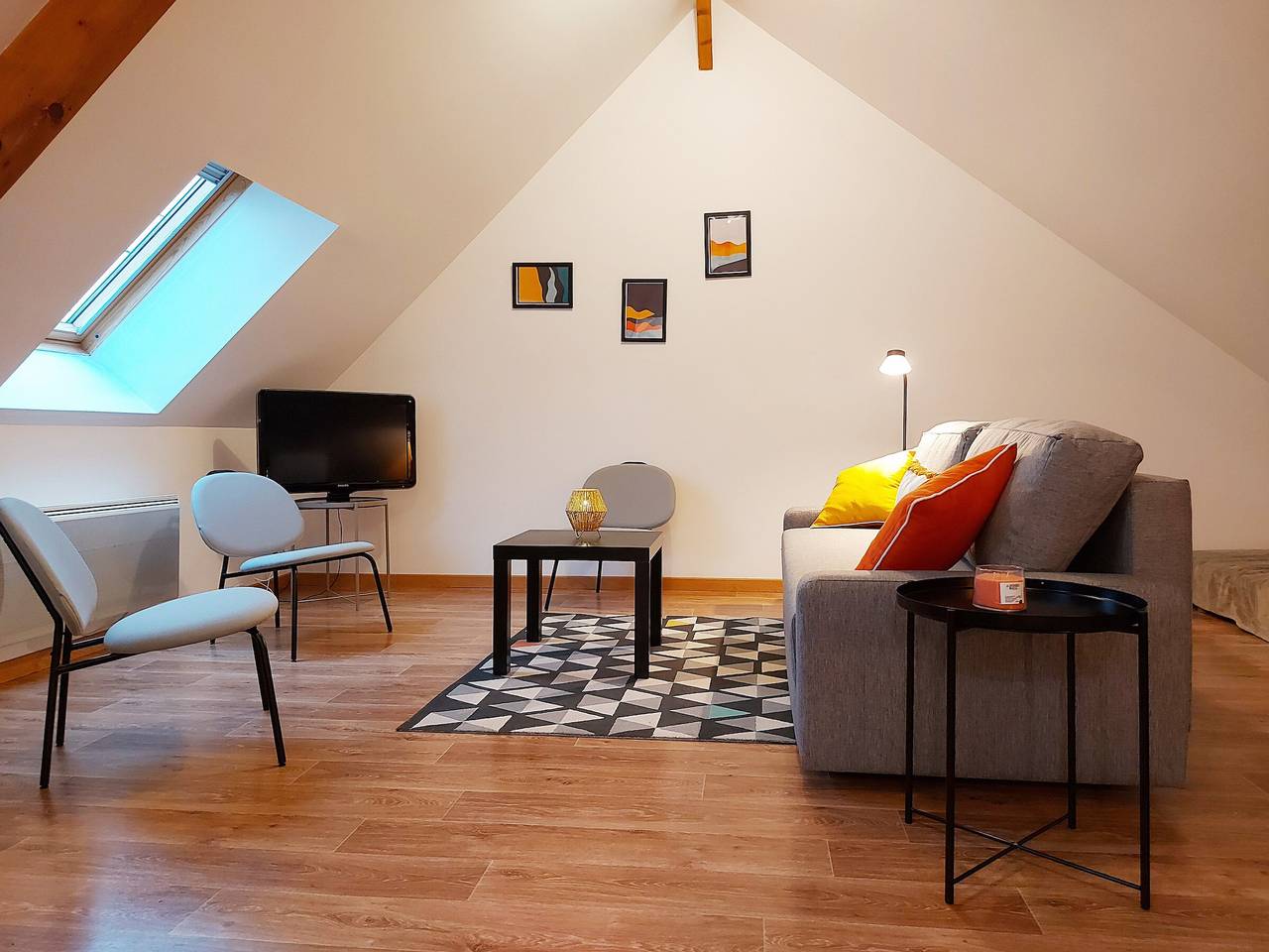 Appartement entier, Appartement cosy rénové près de Chartres in Le Boullay-Thierry, Région de Dreux