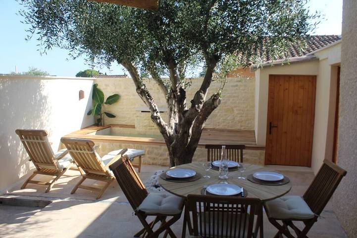Gîte pour 4 personnes, avec Jacuzzi ainsi que Terrasse et Jardin