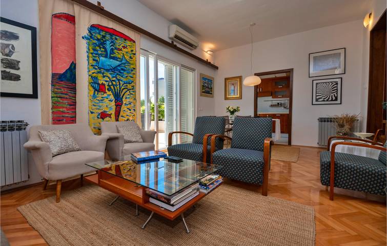 Appartement confortable avec piscine près de la plage et du centre-ville de Makarska in Makarska, Makarska riviera