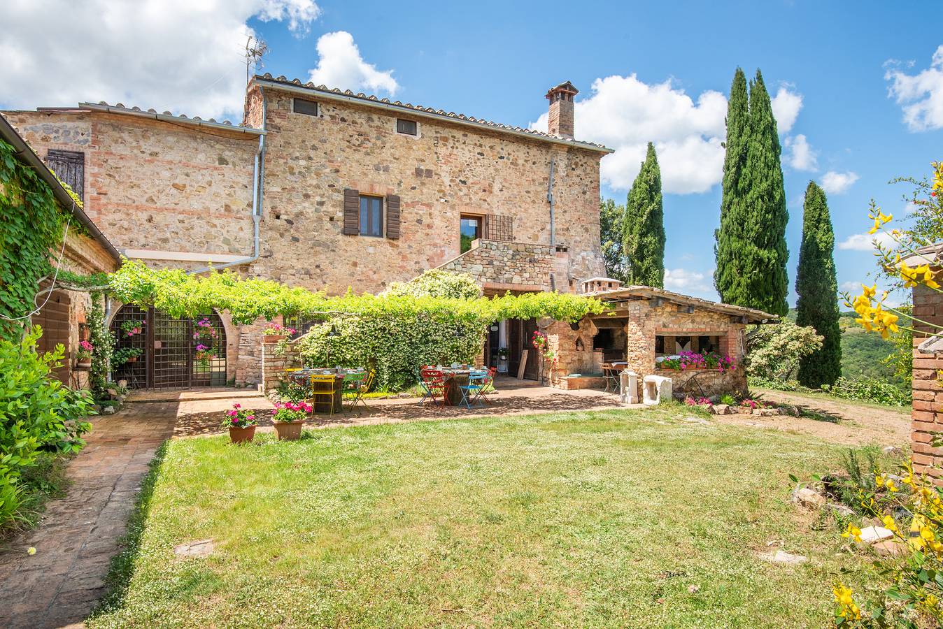 Ganze Wohnung, Ferienwohnung 'Casa Rosa A Murlo' mit Gemeinschaftspool, Wlan und Klimaanlage in Murlo, Chianti