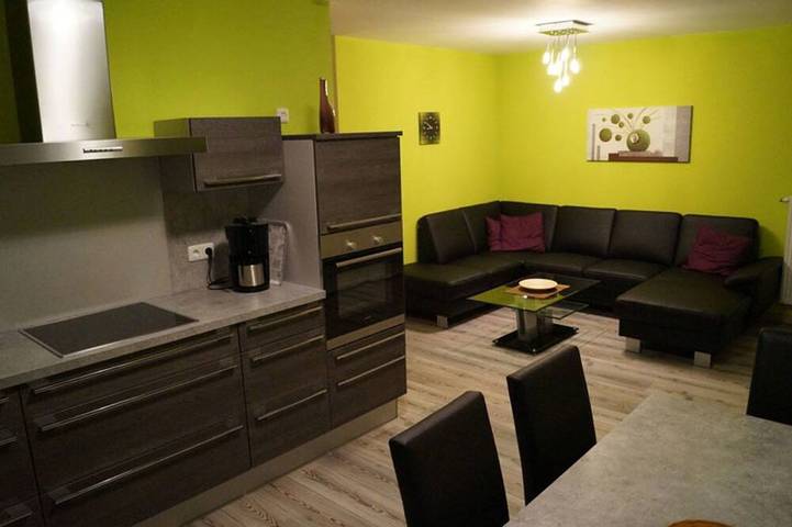 Ferienwohnung für 4 Personen, mit Pool und Garten sowie Balkon - 1