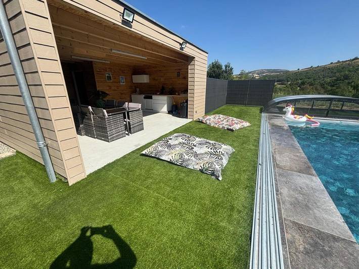 Maison d’hôte pour 3 personnes, avec jacuzzi et piscine ainsi que jardin et terrasse