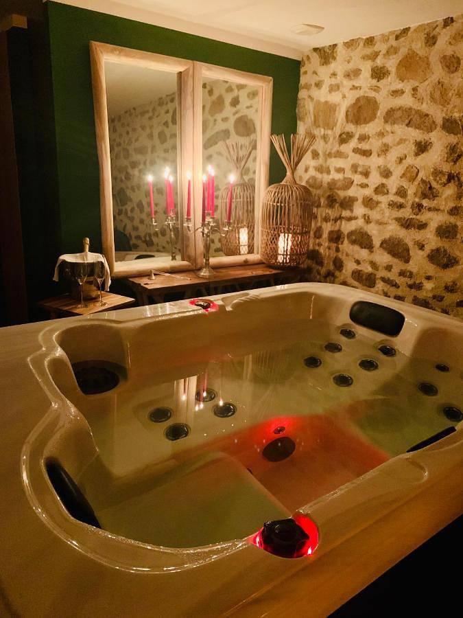 Maison d’hôte pour 2 personnes, avec jardin ainsi que jacuzzi et piscine dans la Creuse - 2