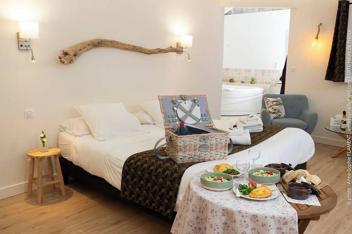 Chalet pour 2 personnes, avec piscine et jacuzzi, animaux acceptés