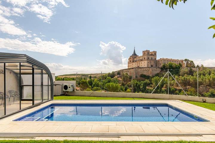 Casa de vacaciones para 11 personas, con jardín además de vistas y piscina en Provincia de Cuenca
