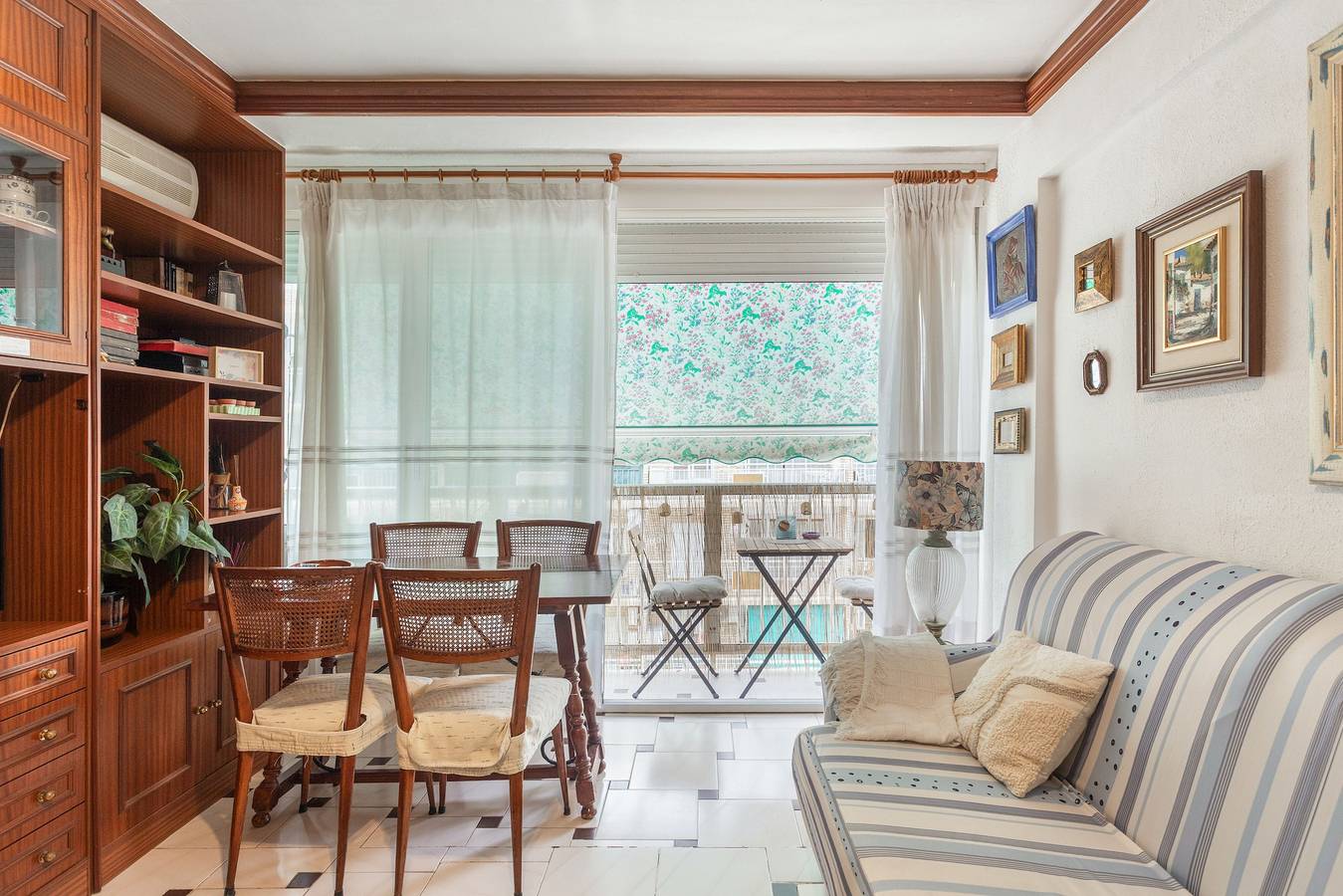 Apartamento entero, Apartamento 'Playa a los Pies del Castillo' con vistas al mar, Wi-Fi y aire acondicionado in Platja de Sant Antoni (Cullera), Cullera