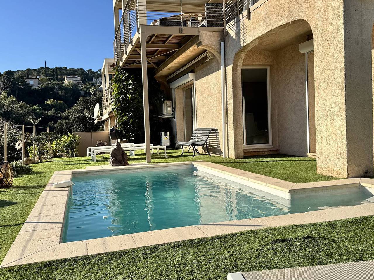 Villa pour 8 Personnes dans Roquebrune-sur-Argens, Région de Draguignan