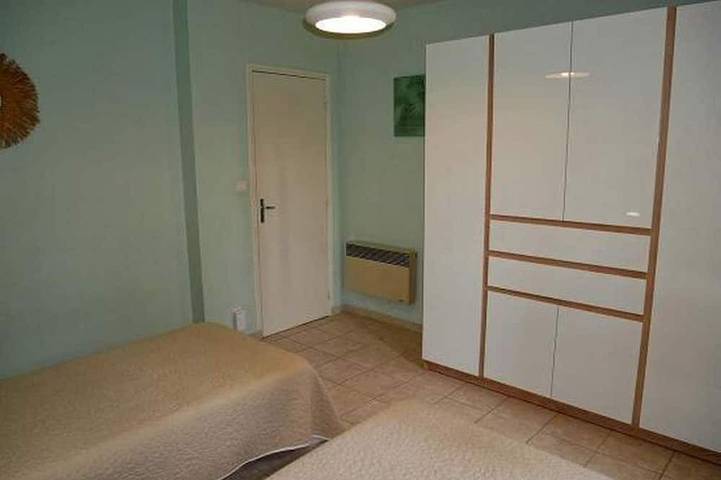 Gîte pour 5 personnes, avec piscine ainsi que jardin et terrasse à Salviac - 3