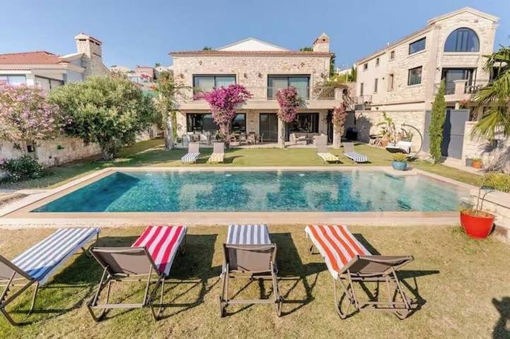 Villa für 10 Personen, mit Garten - 1