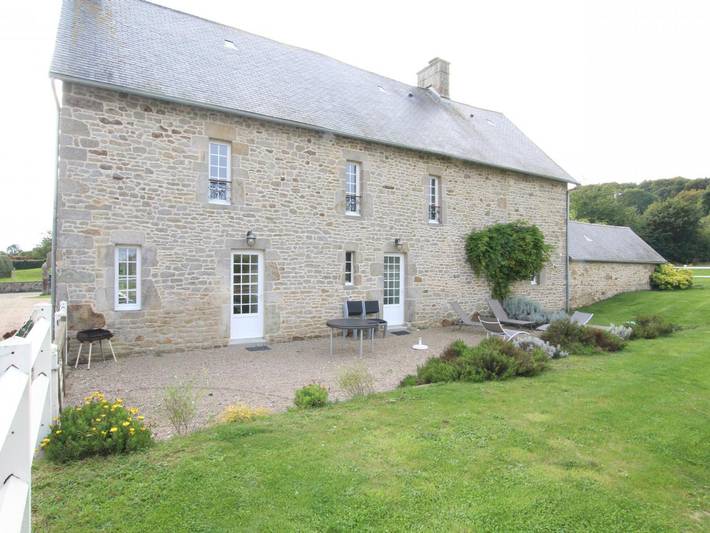 Gîte pour 6 personnes, avec jardin dans Le Vicel