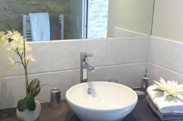 Gîte pour 4 personnes, avec piscine ainsi que terrasse et jardin à Tavel - 3