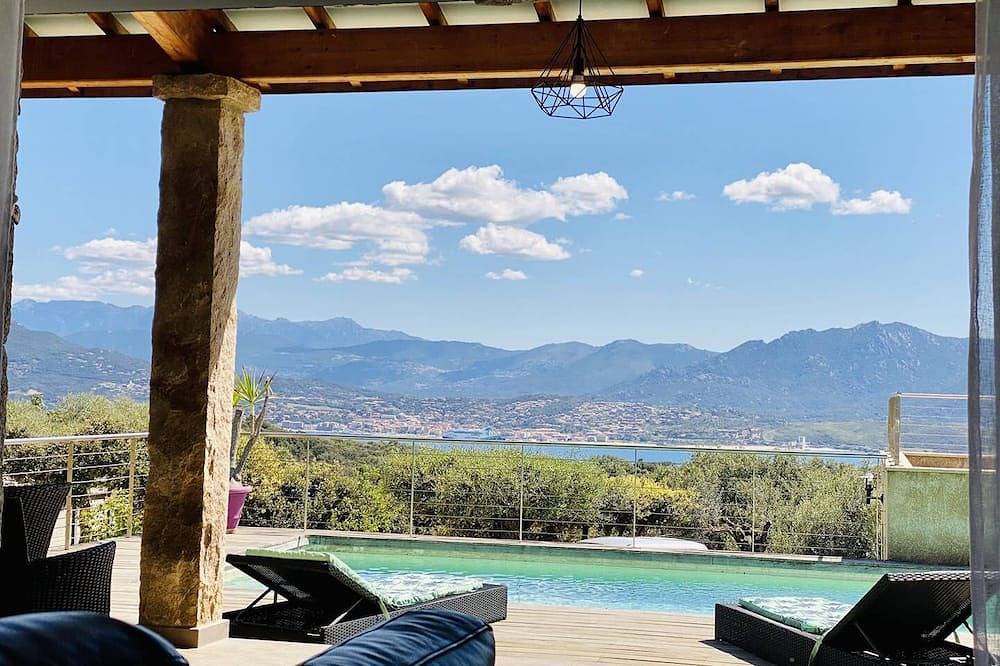 Appartement entier, Villa vue mer 4 chambres et piscine in Olmeto, Arrondissement de Sartène