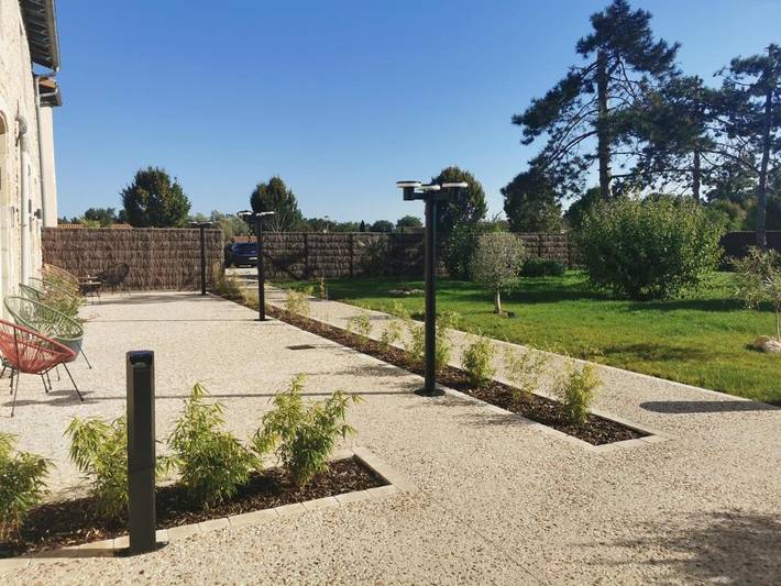 Station pour 6 personnes, avec terrasse ainsi que jardin et jacuzzi à Mignaloux-Beauvoir - 4