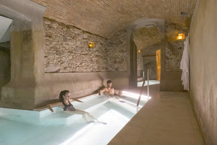 Hotel para 10 personas, con terraza además de sauna y jardín - 1