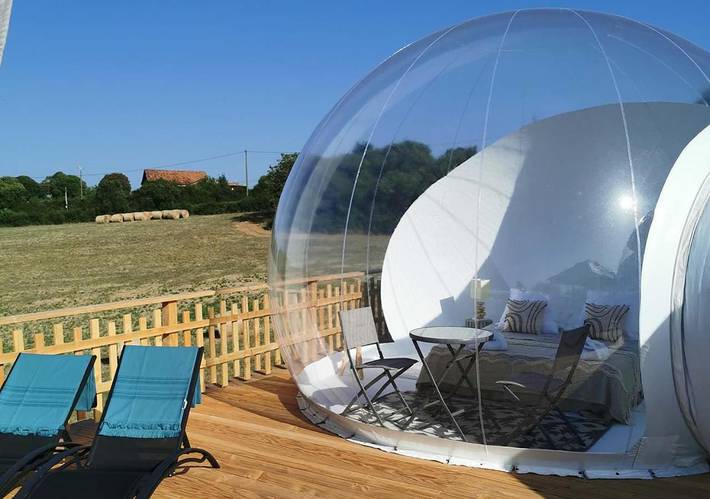 Tente pour 2 personnes, avec jardin et terrasse ainsi que piscine et jacuzzi