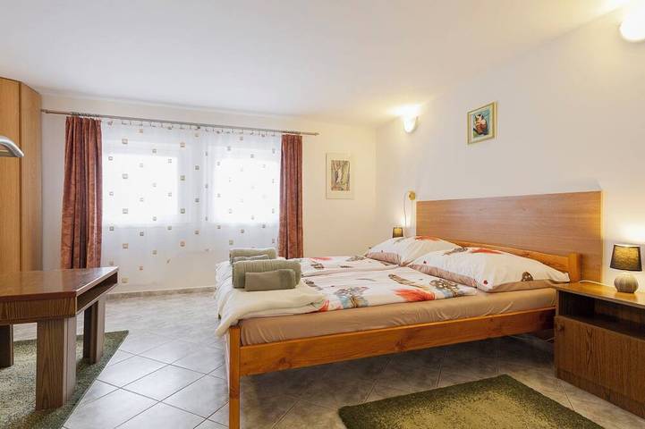 Ferienhaus für 8 Personen, mit Garten und Balkon sowie Pool in Balatonalmadi - 3