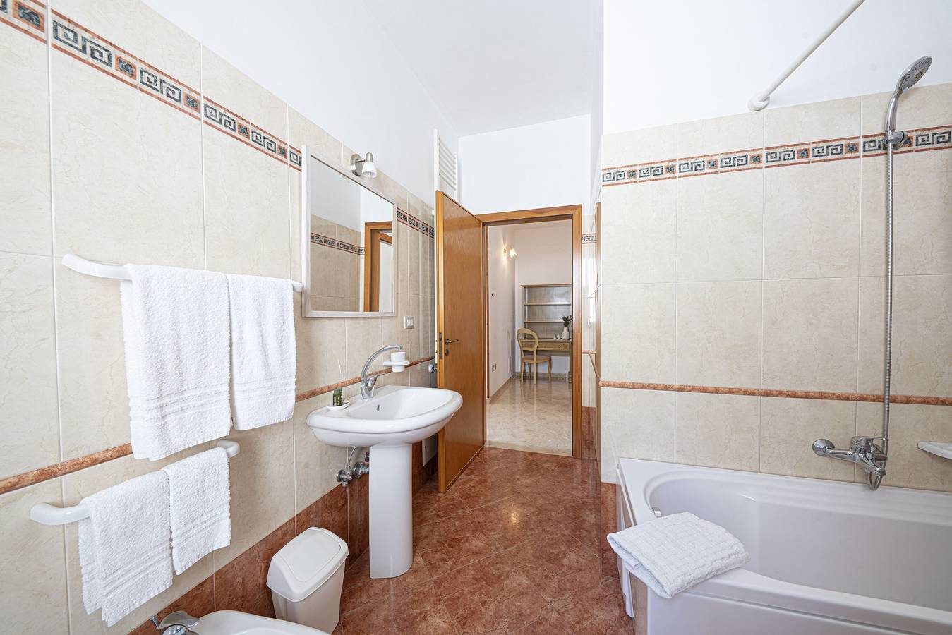 Ganze Wohnung, Apartment Mirto mit privater Terrasse, Wlan und Klimaanlage in Gagliano del Capo, Lecce Provinz
