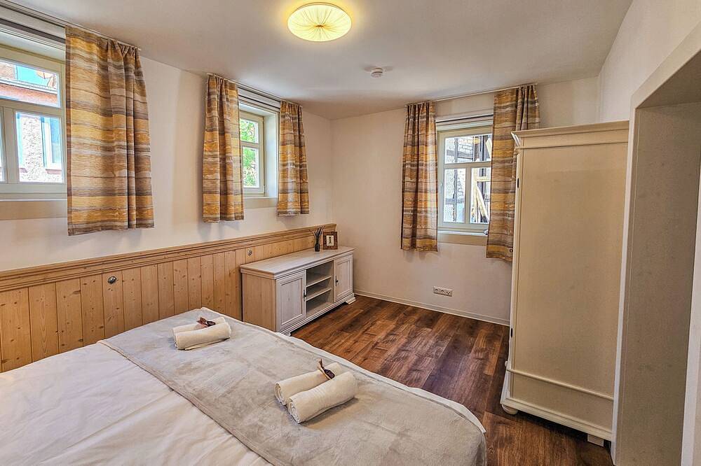 Ganze Wohnung, Micasa Rooms - Altbauflair im sanierten Denkmal, nahe Messe und Ega, Parken in Erfurt, Thüringer Kernland