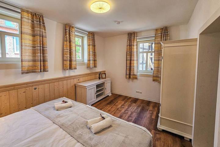 Ganze Wohnung, Micasa Rooms - Altbauflair im sanierten Denkmal, nahe Messe und Ega, Parken in Erfurt, Thüringer Kernland